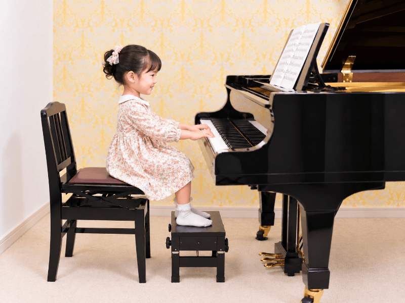 小さな子のピアノに「足台」が必要な理由